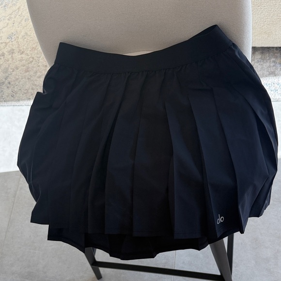 ALO Yoga Black Pleated Skater Skirt - Picture 5 of 6